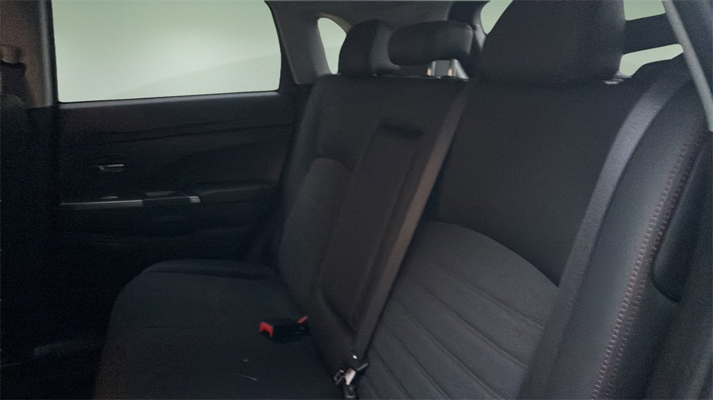 Used 2025 Mitsubishi Outlander Sport SE image 11