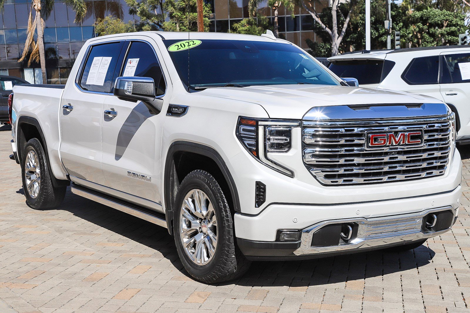 Used 2022 GMC Sierra 1500 Denali AWD/4WD image 3
