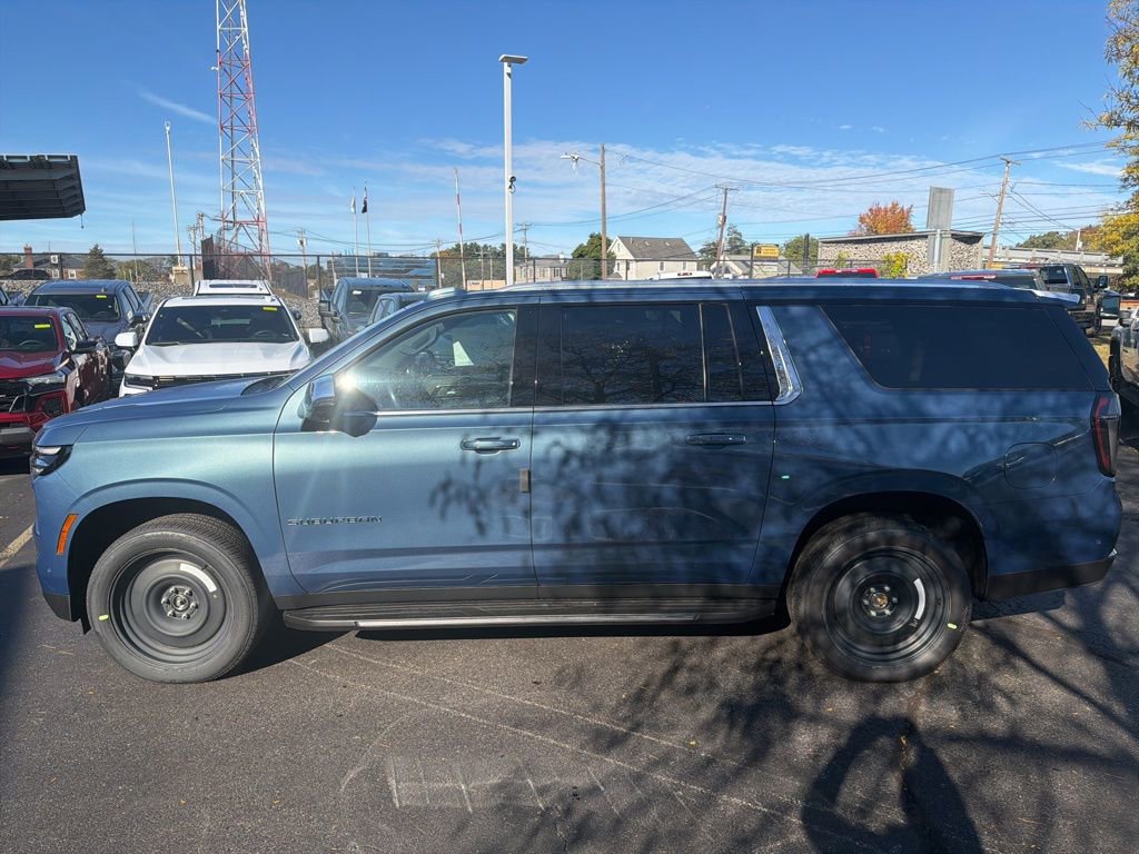 New 2026 Chevrolet Suburban Premier image 3