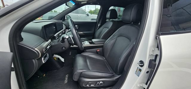 Used 2023 Genesis GV60 Advanced AWD/4WD image 9