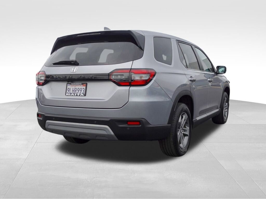 Used 2024 Honda Pilot EX-L image 3