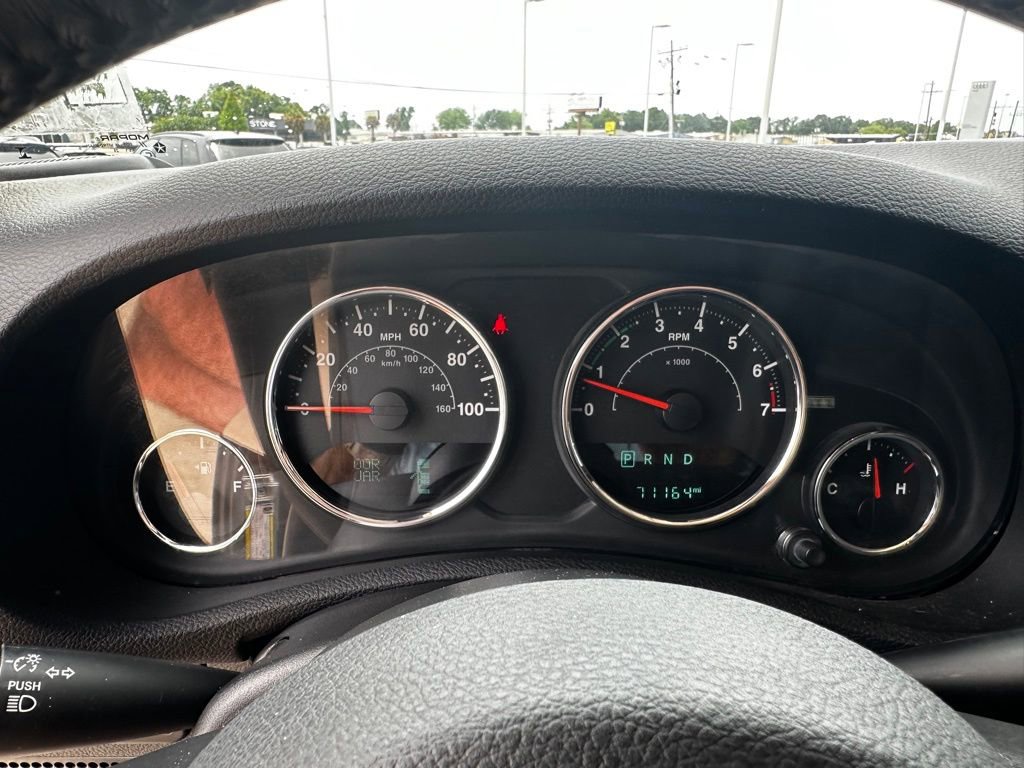 Used 2018 Jeep Wrangler Unlimited Rubicon w/ Connectivity Group AWD/4WD image 16