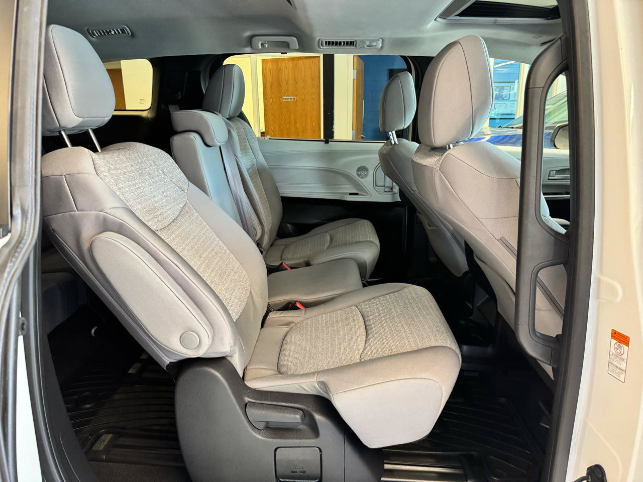 Used 2025 Toyota Sienna LE w/ LE Plus Package AWD/4WD image 28