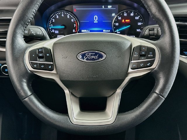 Used 2023 Ford Explorer XLT w/ Equipment Group 202A RWD image 15