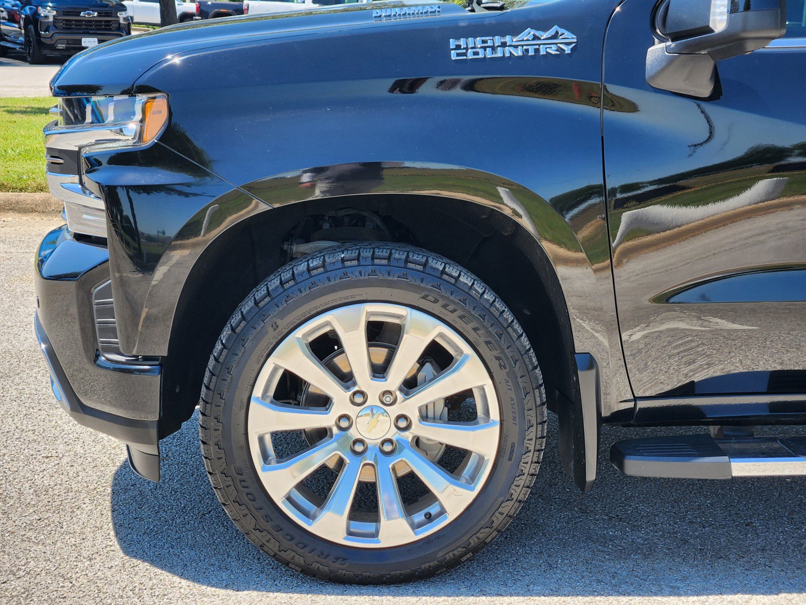 Used 2021 Chevrolet Silverado 1500 High Country w/ Technology Package AWD/4WD image 27