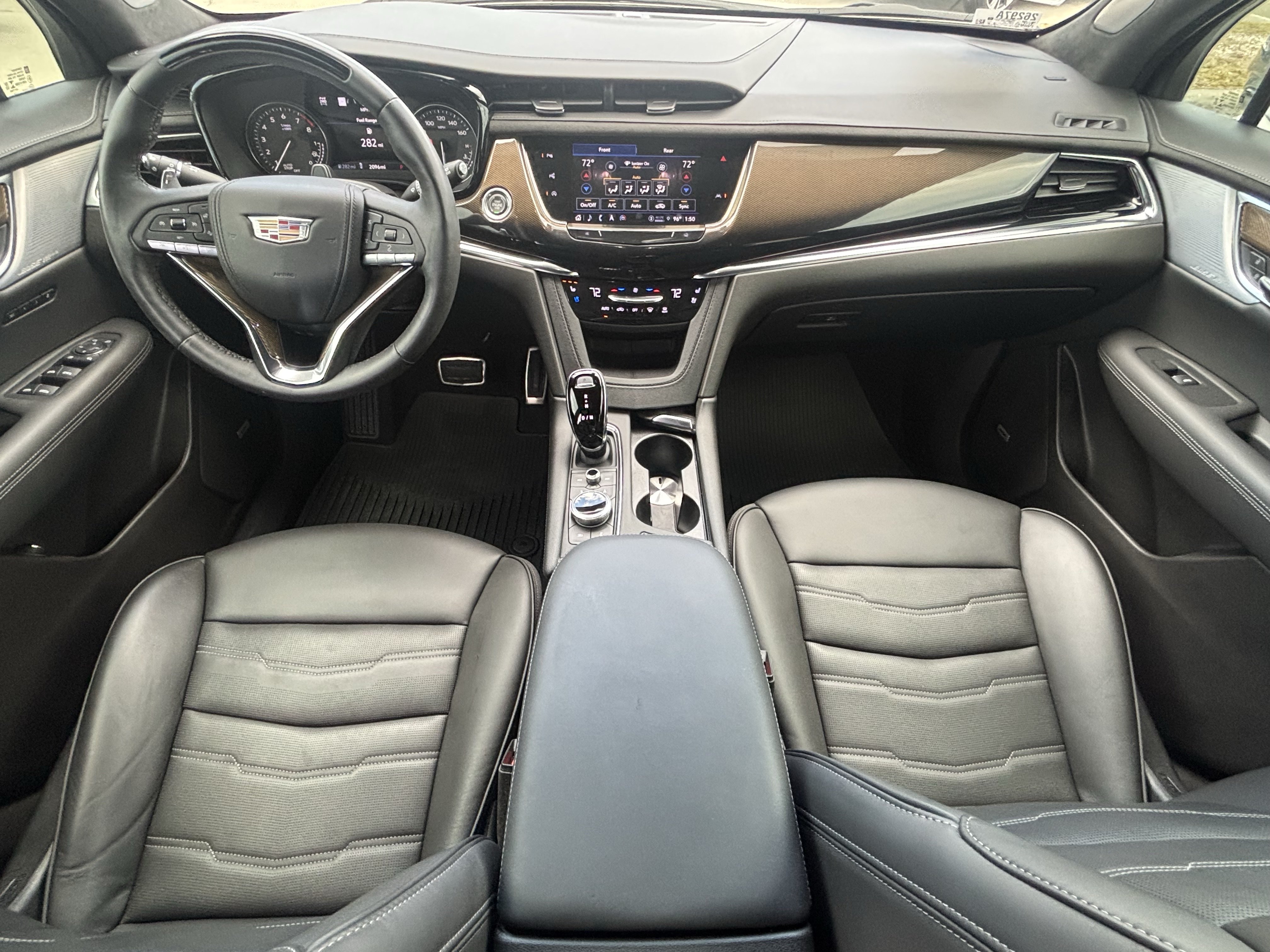 Certified 2023 Cadillac XT6 Sport w/ Platinum Package AWD/4WD image 17