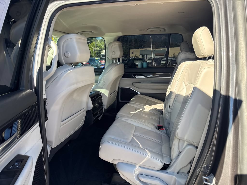 Used 2022 Jeep Wagoneer Series I AWD/4WD image 17