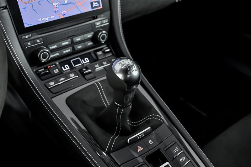 Used 2022 Porsche 718 Boxster Spyder RWD image 30