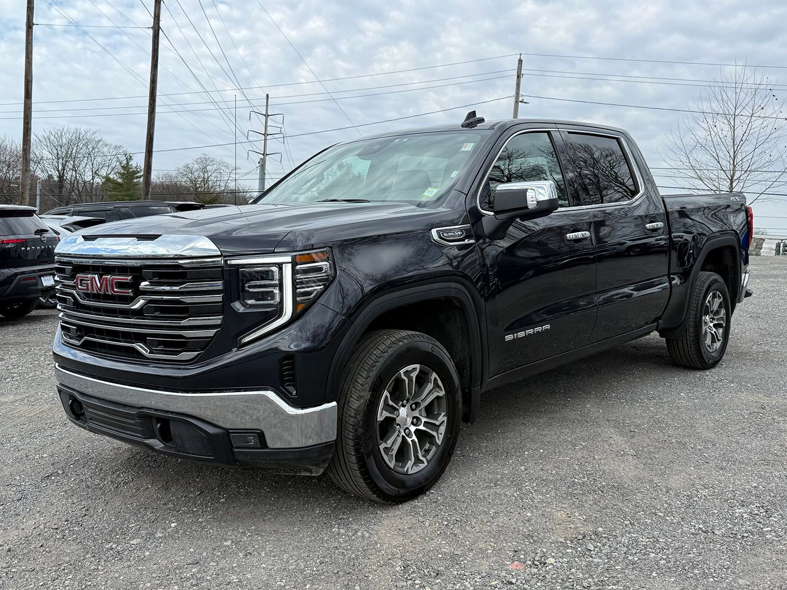 Certified 2026 GMC Sierra 1500 SLT image 3