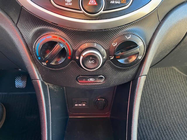 Used 2012 Hyundai Accent GS image 16