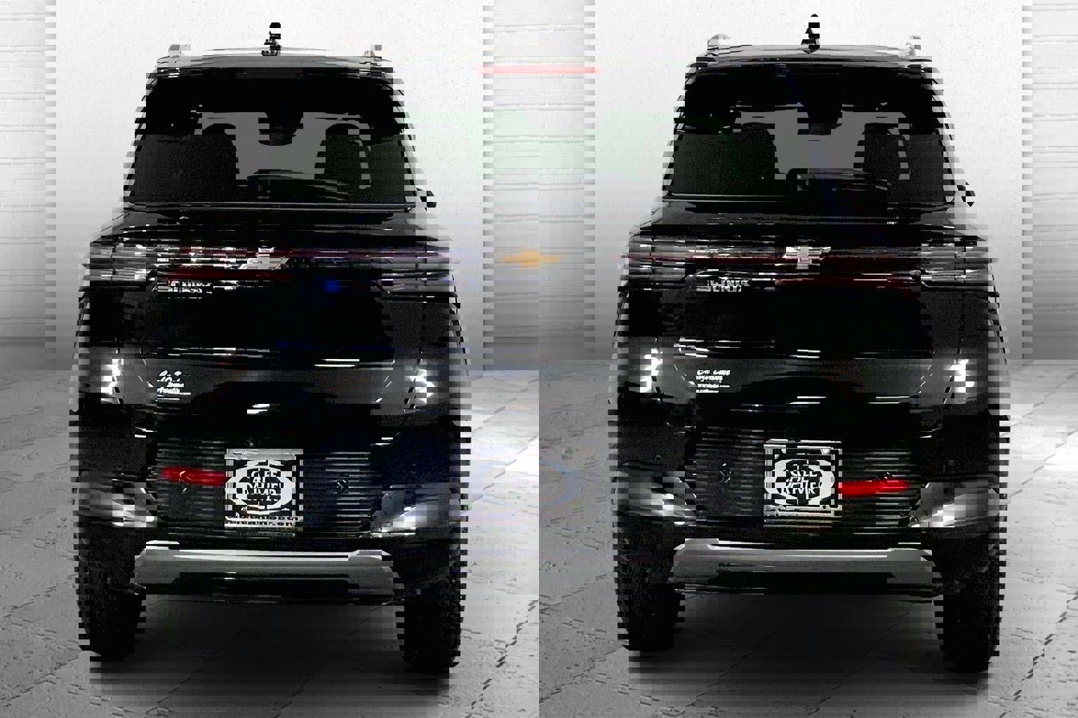 Used 2025 Chevrolet Equinox EV LT FWD image 3