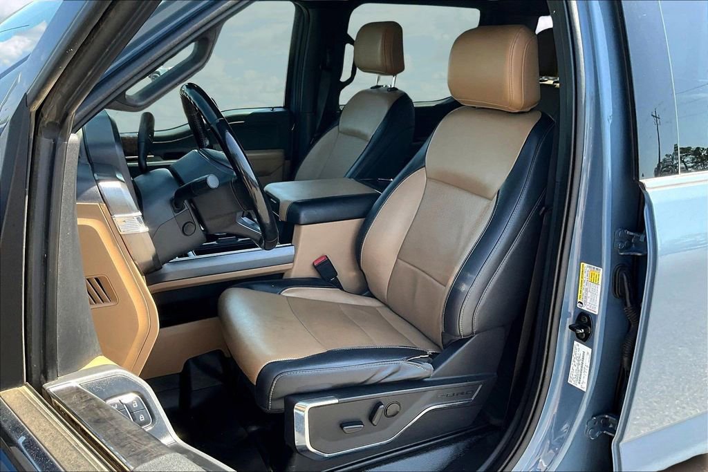 Used 2023 Ford F250 Lariat w/ Chrome Package image 24