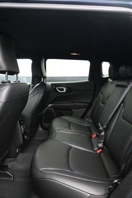New 2026 Jeep Compass Limited AWD/4WD image 8