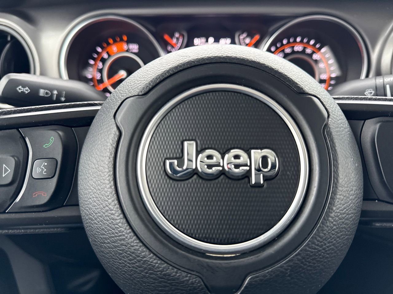 Used 2022 Jeep Gladiator Sport image 29