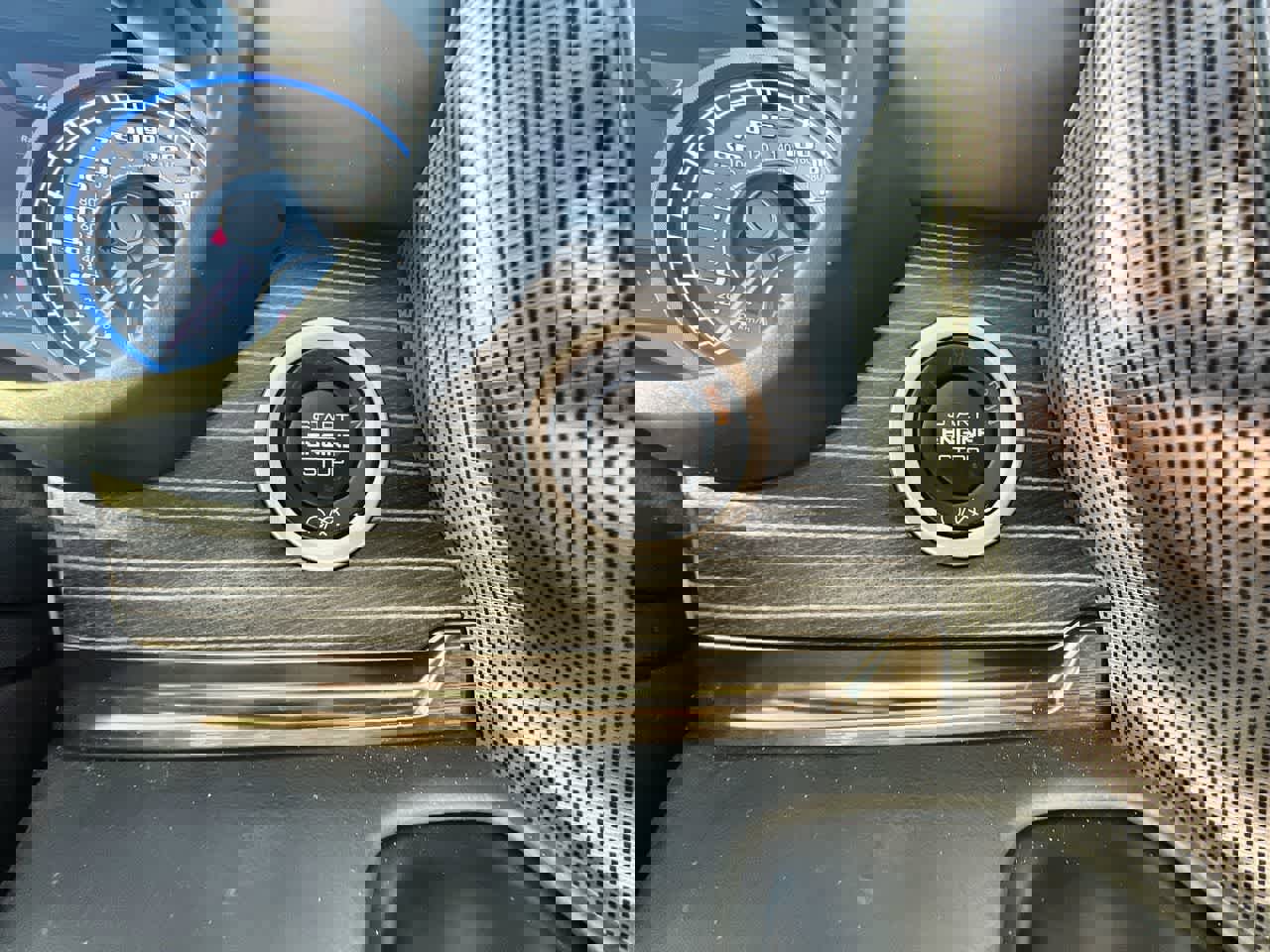 Used 2022 RAM 2500 Limited w/ Towing Technology Group image 17