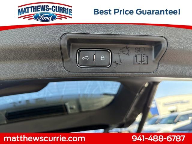 Used 2020 Ford Explorer Platinum w/ Premium Technology Package image 15