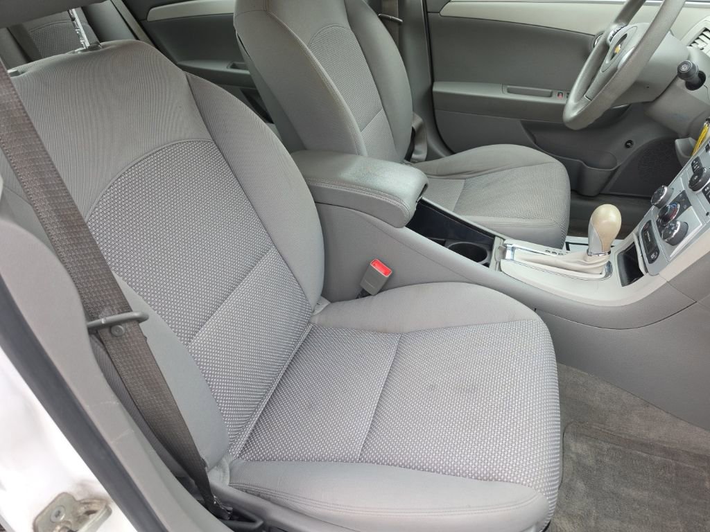Used 2010 Chevrolet Malibu LS image 21