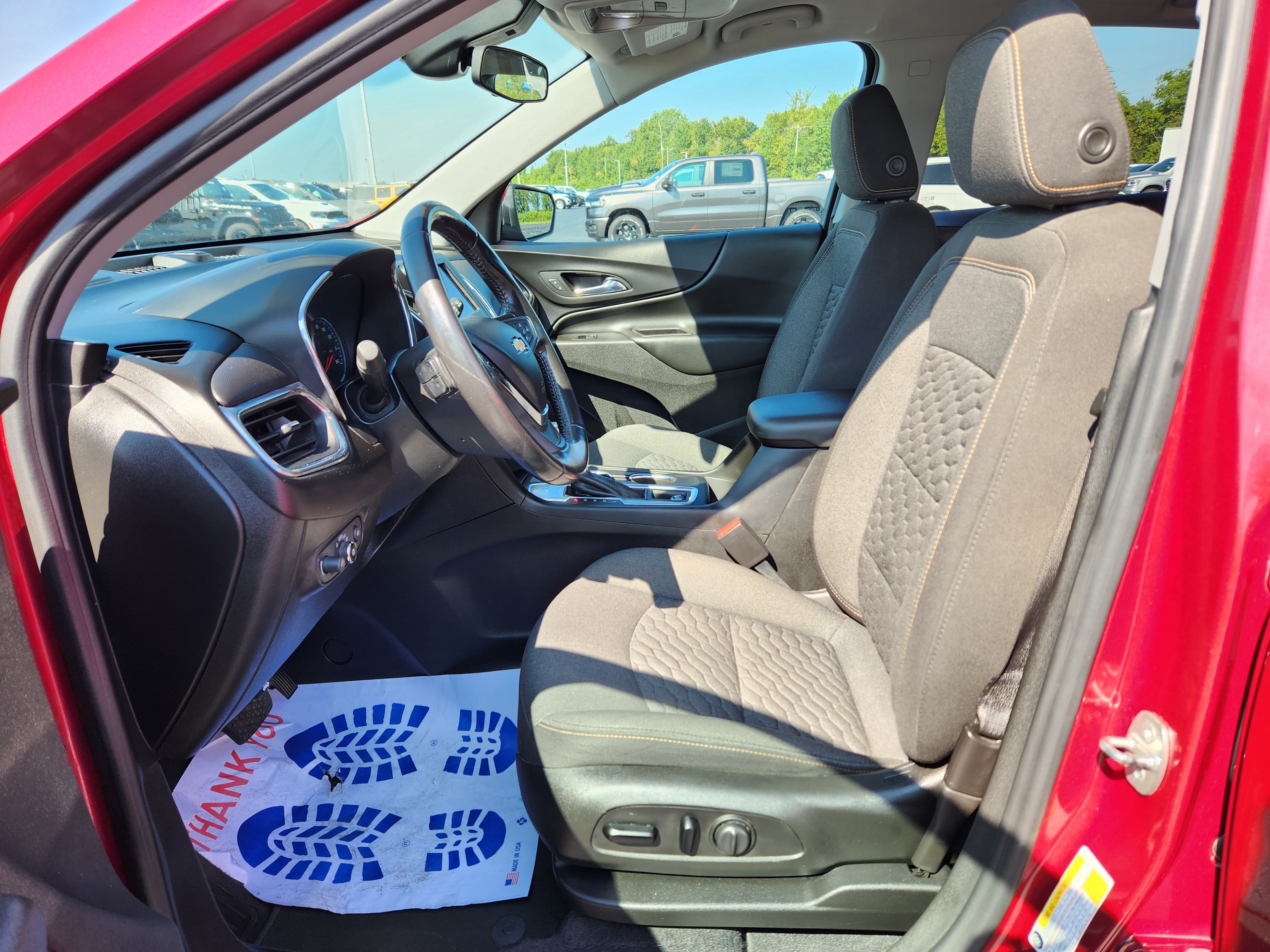 Used 2020 Chevrolet Equinox LT w/ Driver Convenience Package FWD image 12