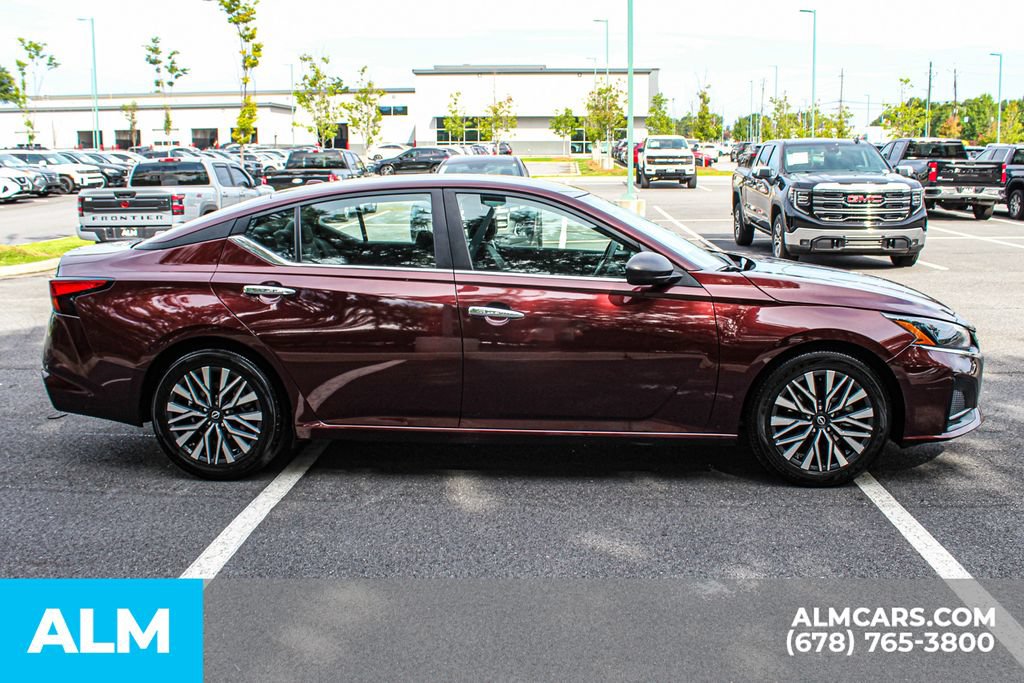 Used 2025 Nissan Altima 2.5 SV FWD image 8