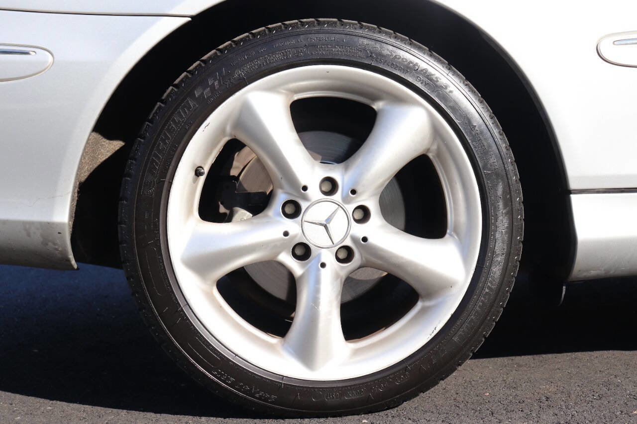 Used 2005 Mercedes-Benz CLK 320 Cabriolet image 29