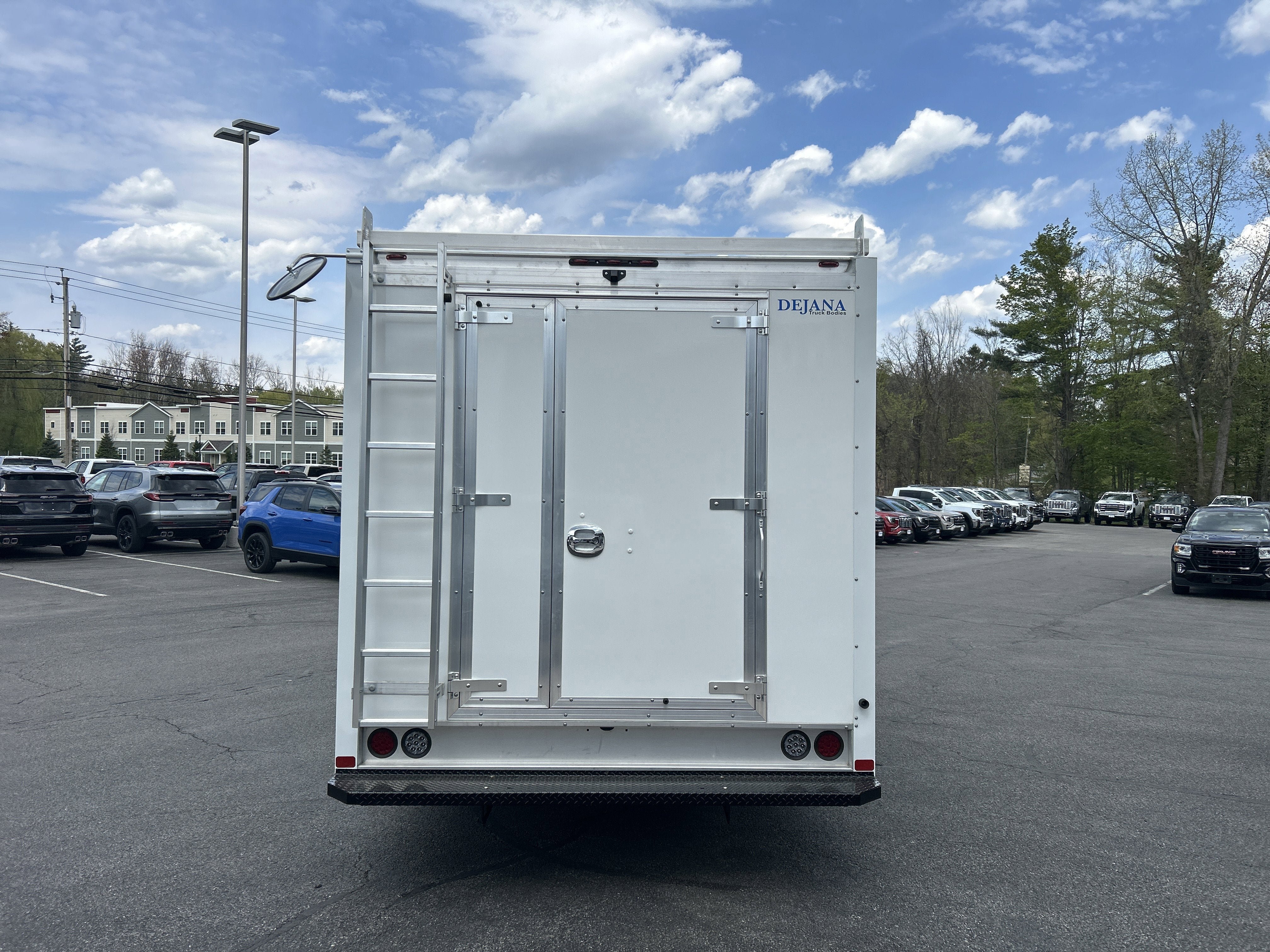 New 2026 GMC Savana 3500 w/ Power Convenience Package RWD image 5