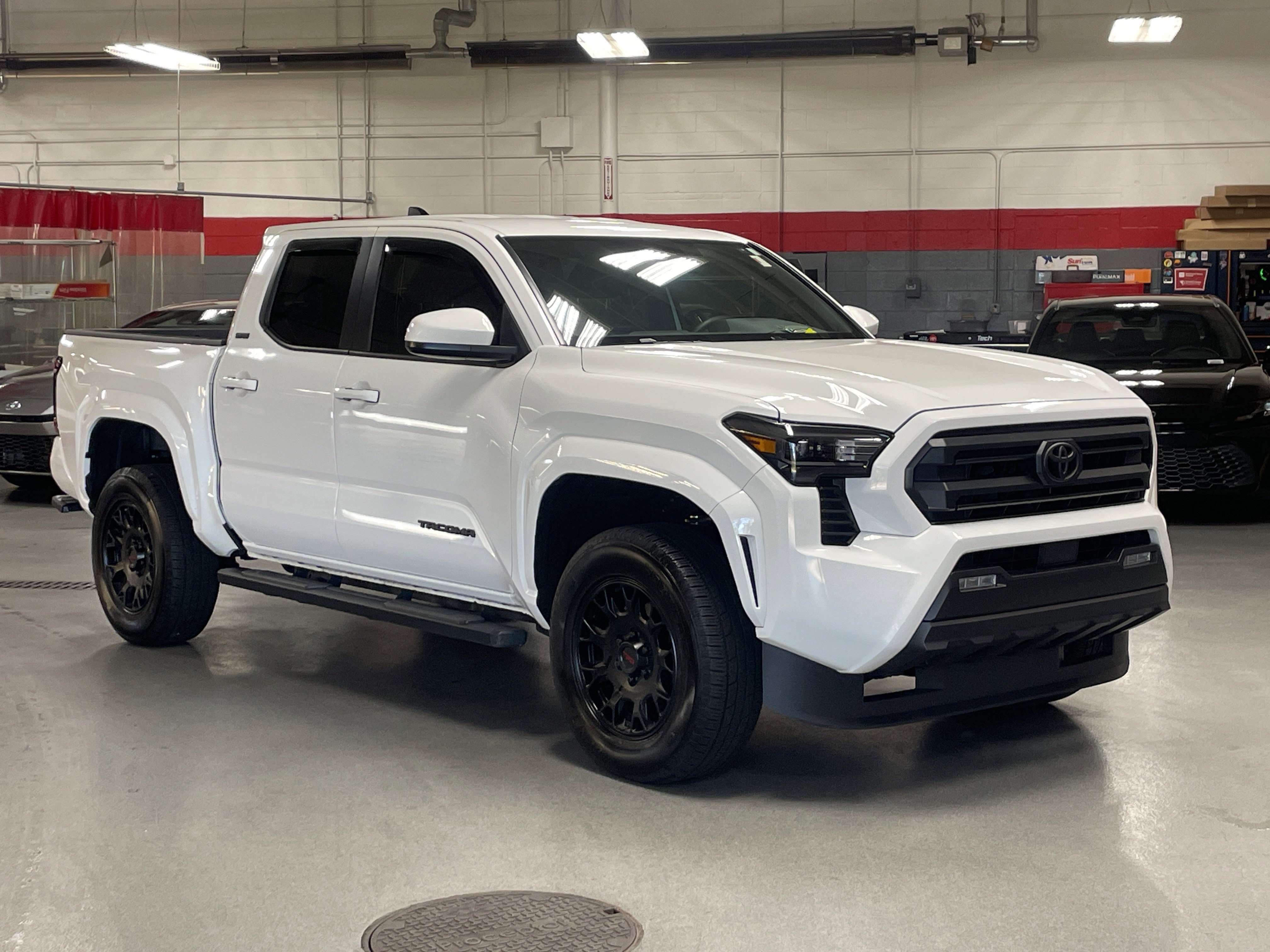 Used 2024 Toyota Tacoma SR5 RWD image 2