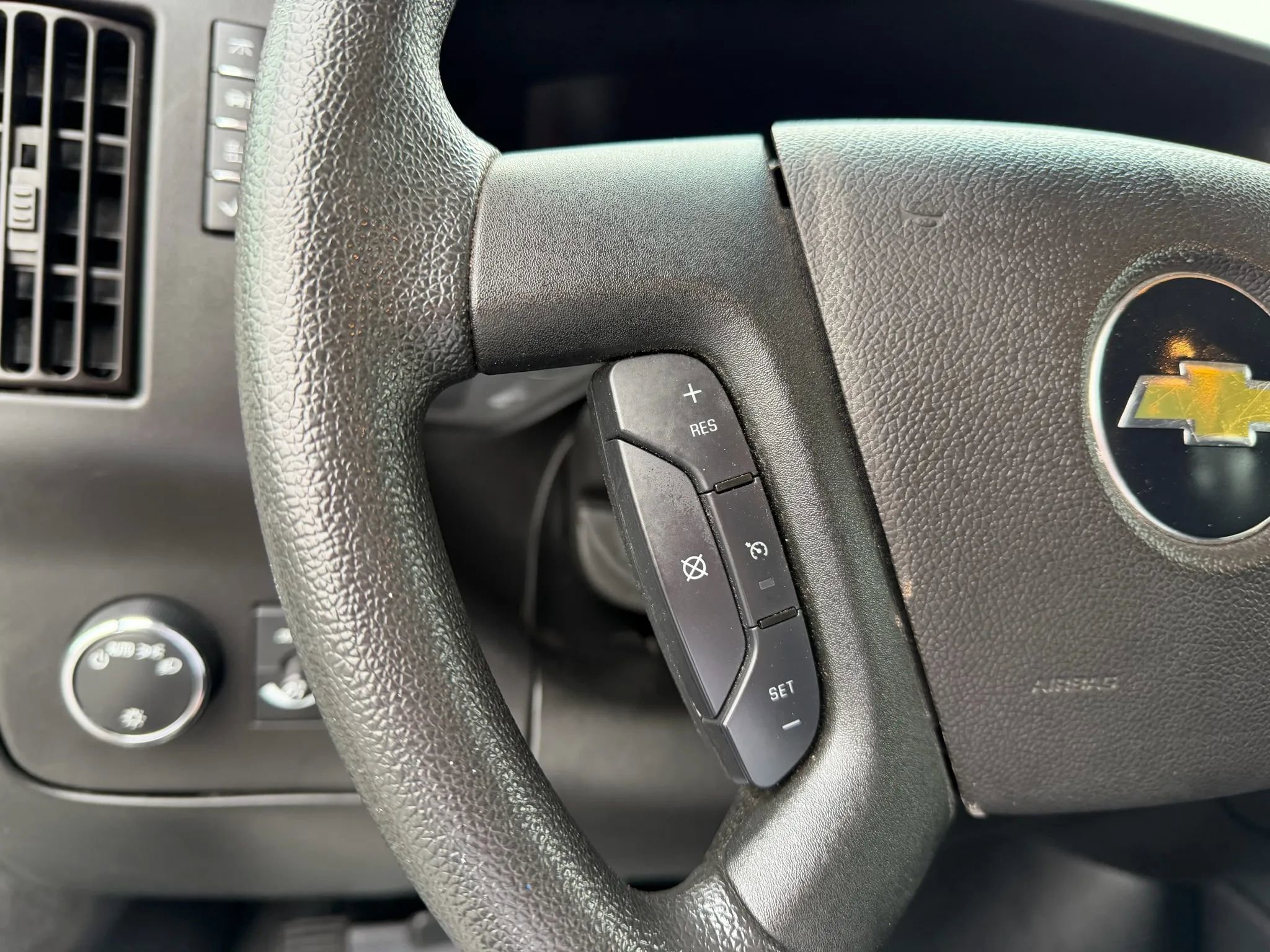 Used 2020 Chevrolet Express 2500 w/ Driver Convenience Package image 15