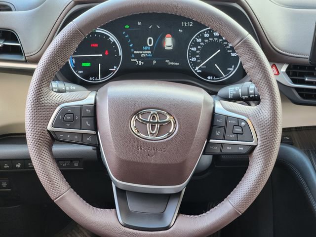 Used 2023 Toyota Sienna Platinum AWD/4WD image 28