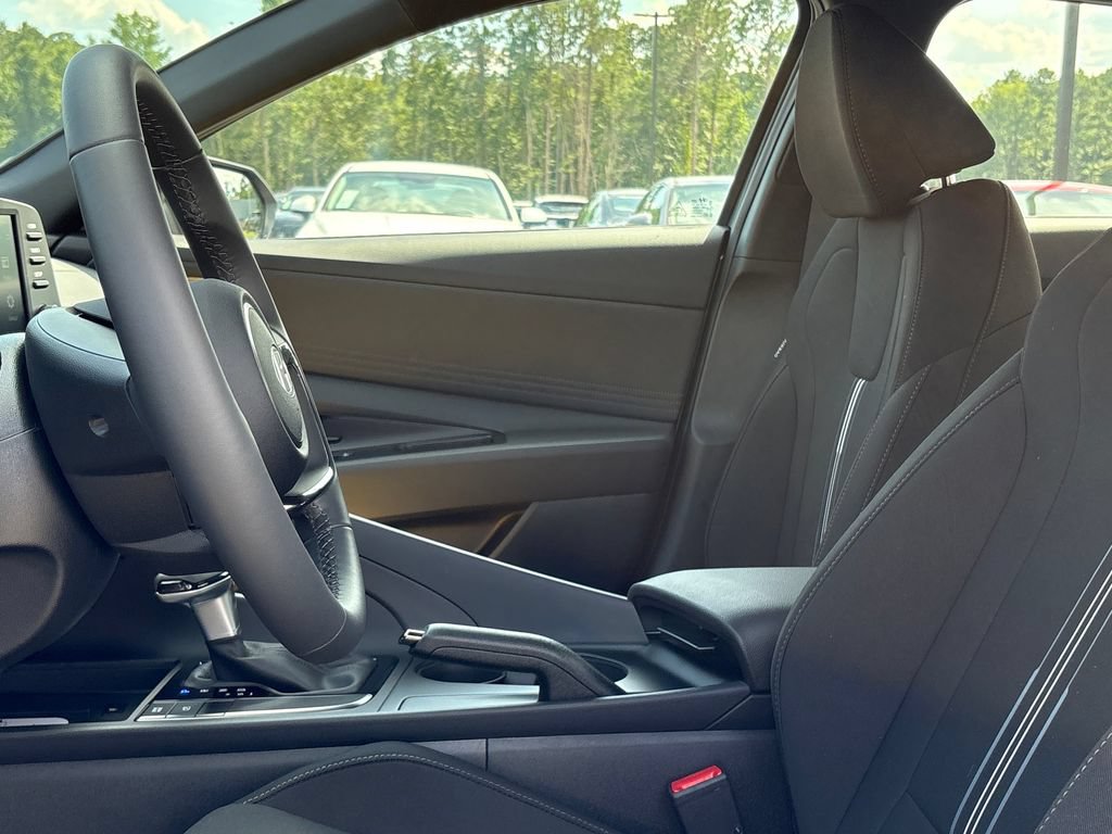 New 2026 Hyundai Elantra Sport FWD image 4