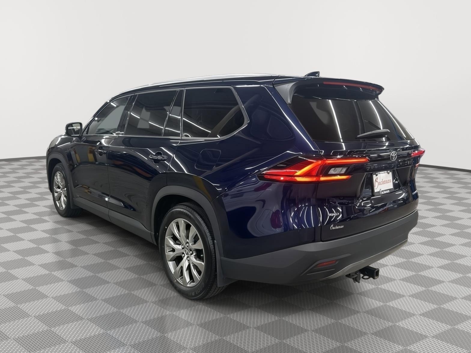 Used 2024 Toyota Grand Highlander Limited image 7