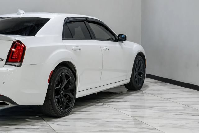 Used 2022 Chrysler 300 S w/ Comfort Group RWD image 14