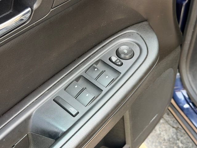 Used 2015 Chevrolet Traverse LT FWD image 18