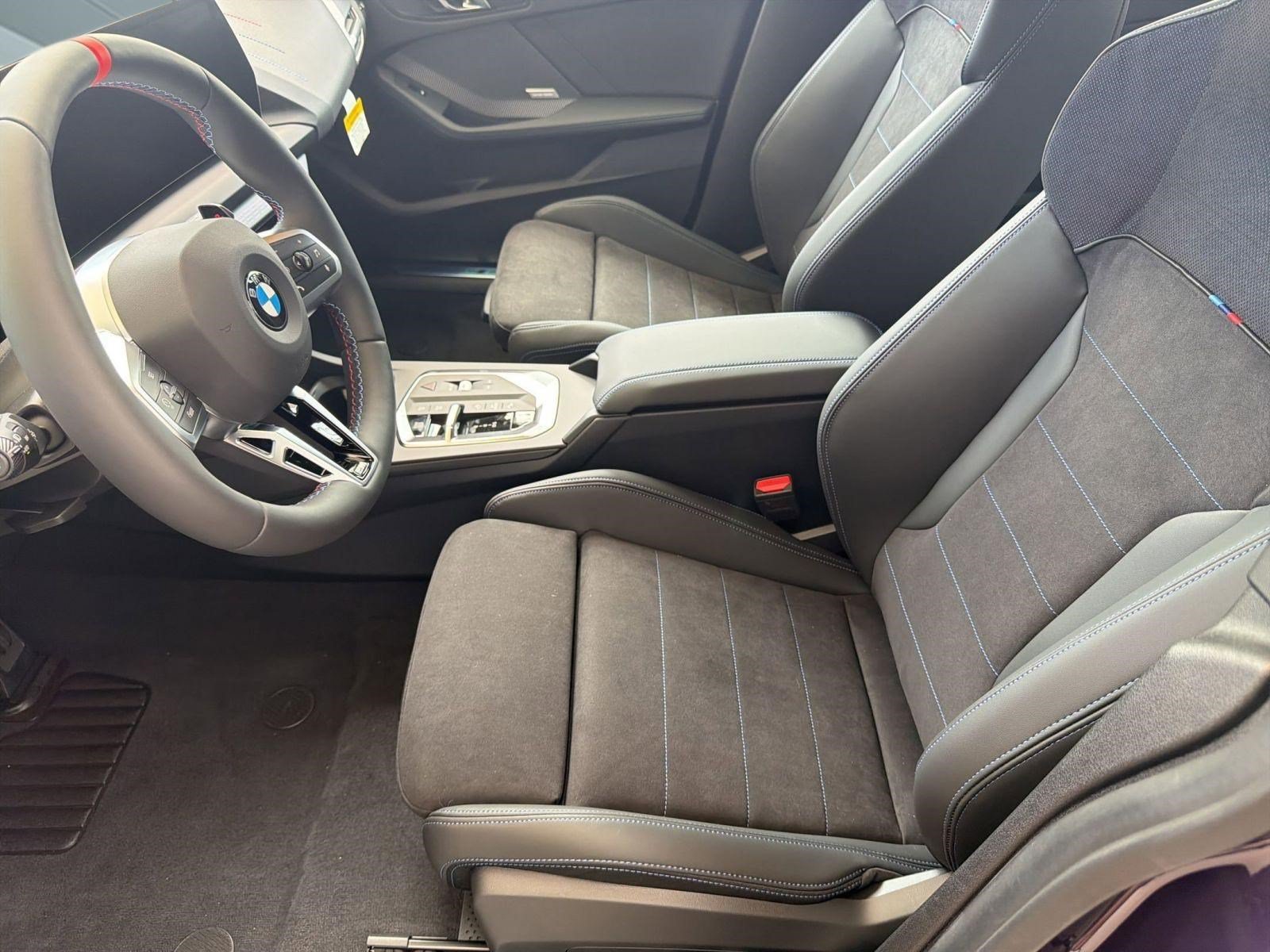 Used 2026 BMW M235i xDrive w/ Technology Package AWD/4WD image 5