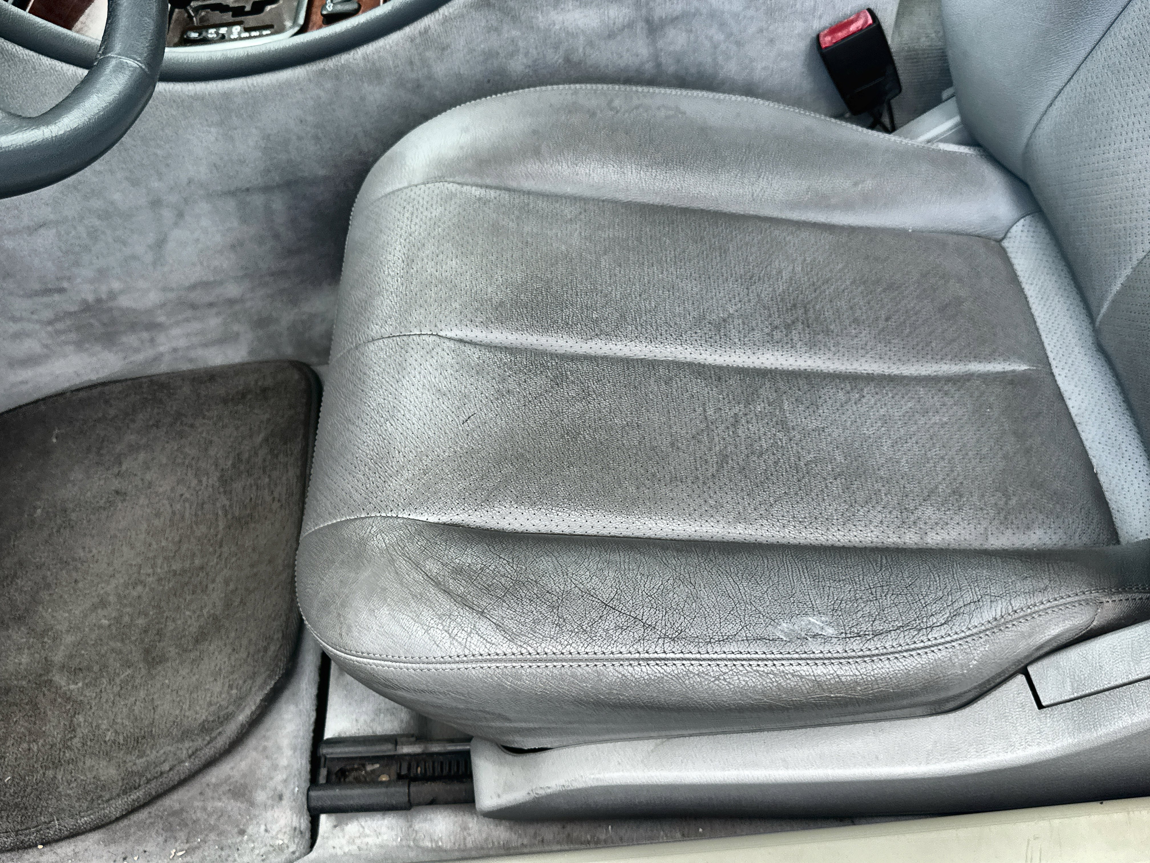 Used 1999 Mercedes-Benz CLK 320 Coupe image 17