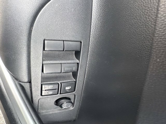 Used 2023 Toyota Corolla Cross LE image 8