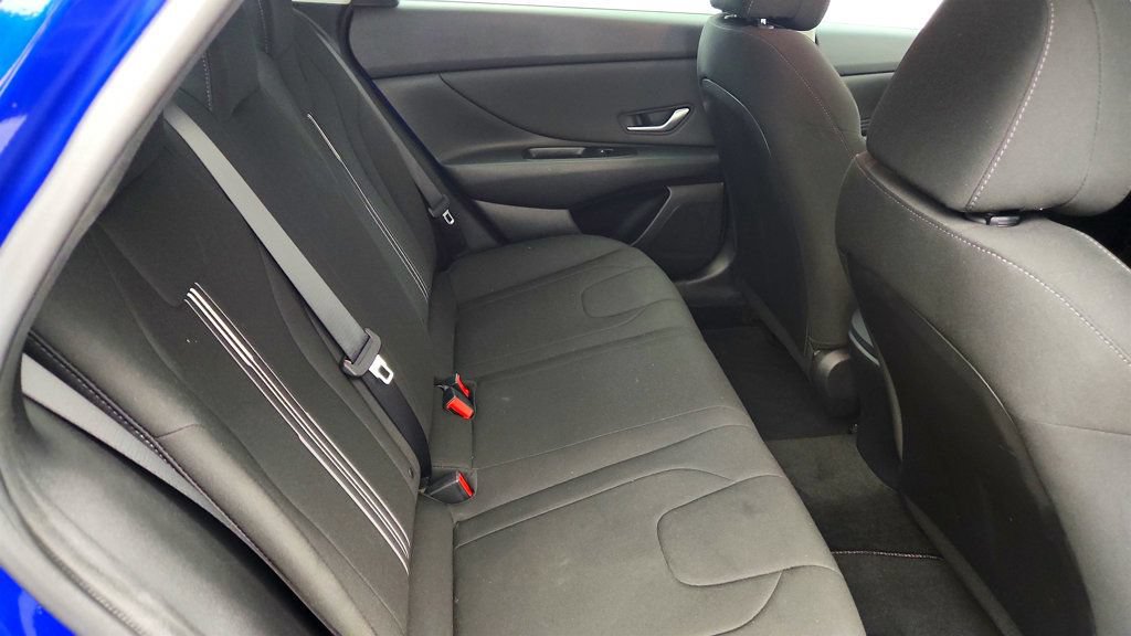 Used 2022 Hyundai Elantra SEL w/ Convenience Package FWD image 22