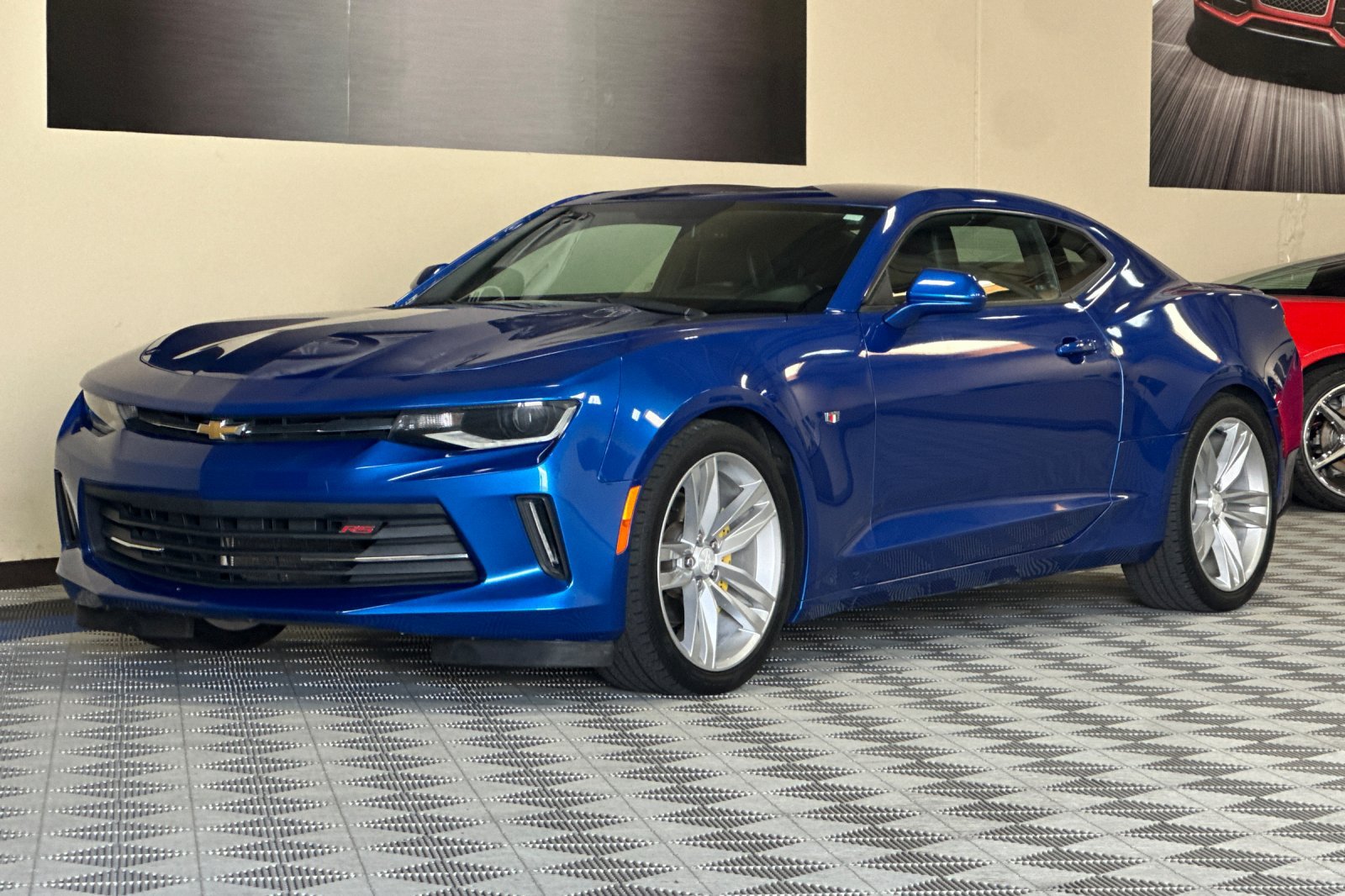 Used 2016 Chevrolet Camaro LT RWD image 8