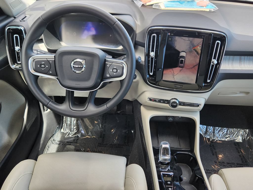 New 2026 Volvo XC40 B5 Plus w/ Protection Package Premier AWD/4WD image 3
