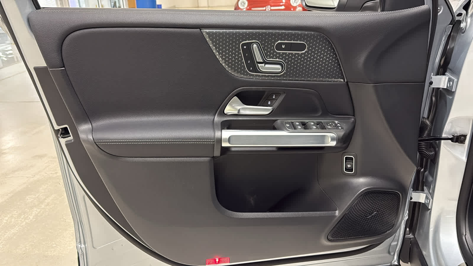 New 2026 Mercedes-Benz GLB 250 4MATIC image 14