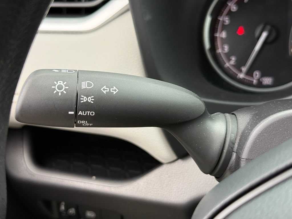 Certified 2025 Toyota RAV4 XLE AWD/4WD image 17