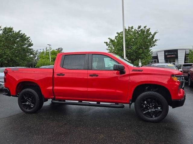 Used 2024 Chevrolet Silverado 1500 Custom Trail Boss w/ Dark Appearance Package AWD/4WD image 3