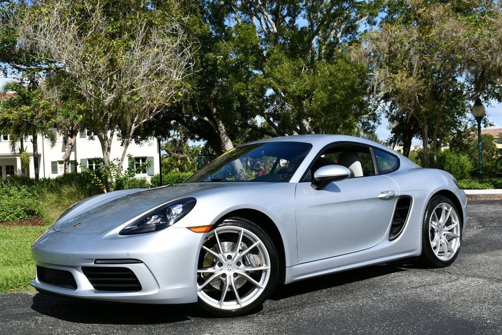 Used 2018 Porsche 718 Cayman RWD image 2