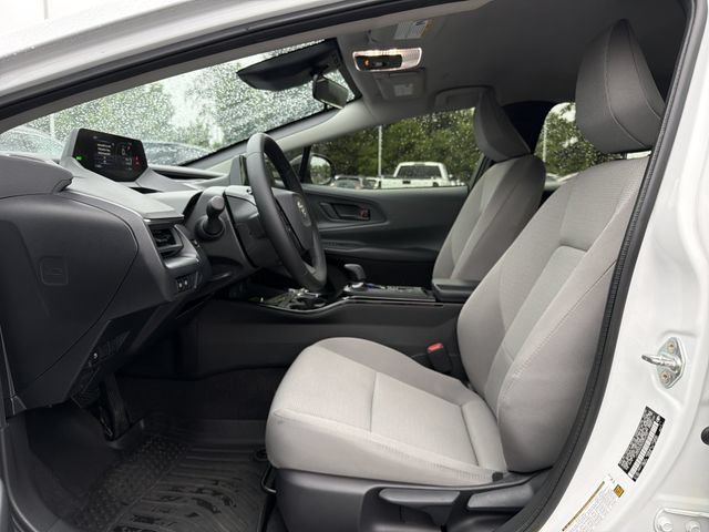 Used 2025 Toyota Prius LE FWD image 9