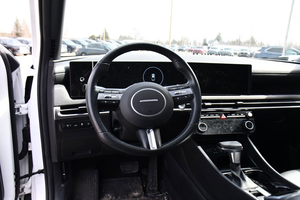 Used 2025 Hyundai Santa Cruz Limited image 12