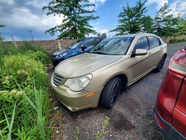 Used 2010 Chrysler Sebring Limited FWD image 2