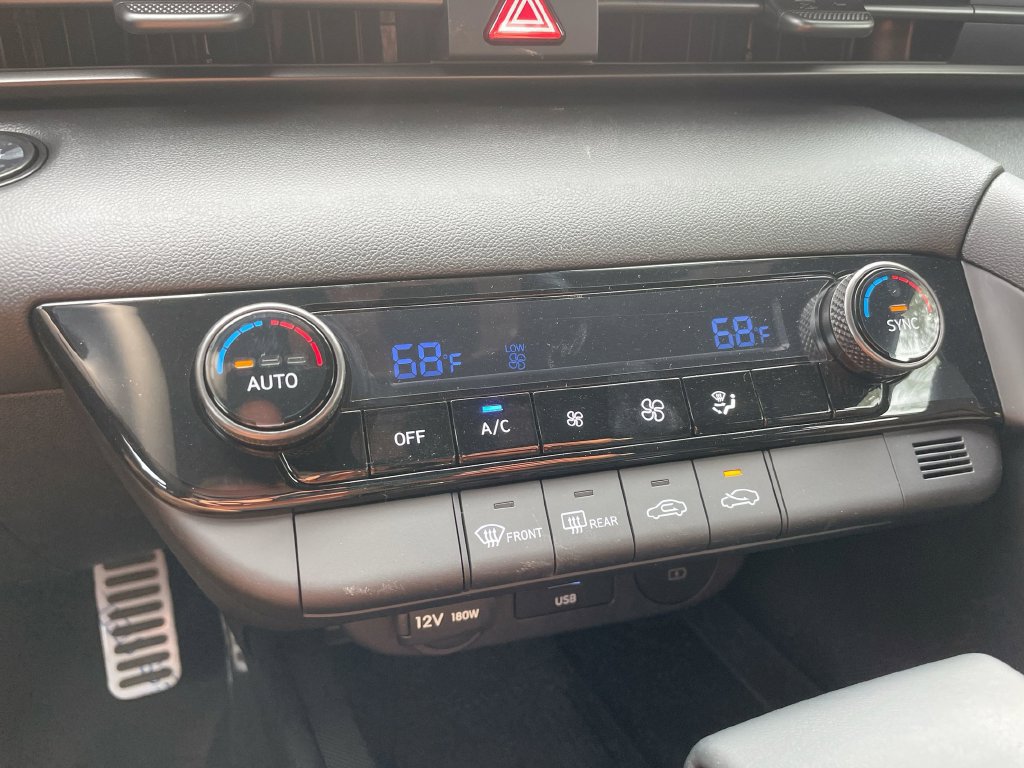 Used 2025 Hyundai Elantra Sport FWD image 45