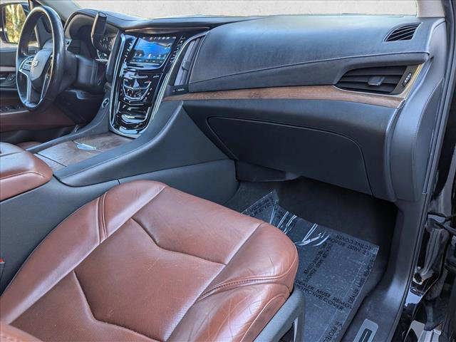 Used 2020 Cadillac Escalade Premium Luxury AWD/4WD image 23
