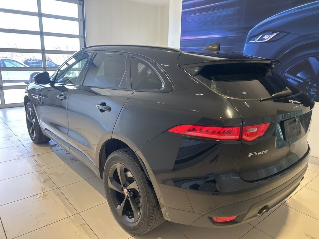 Used 2020 Jaguar F-PACE Premium image 2