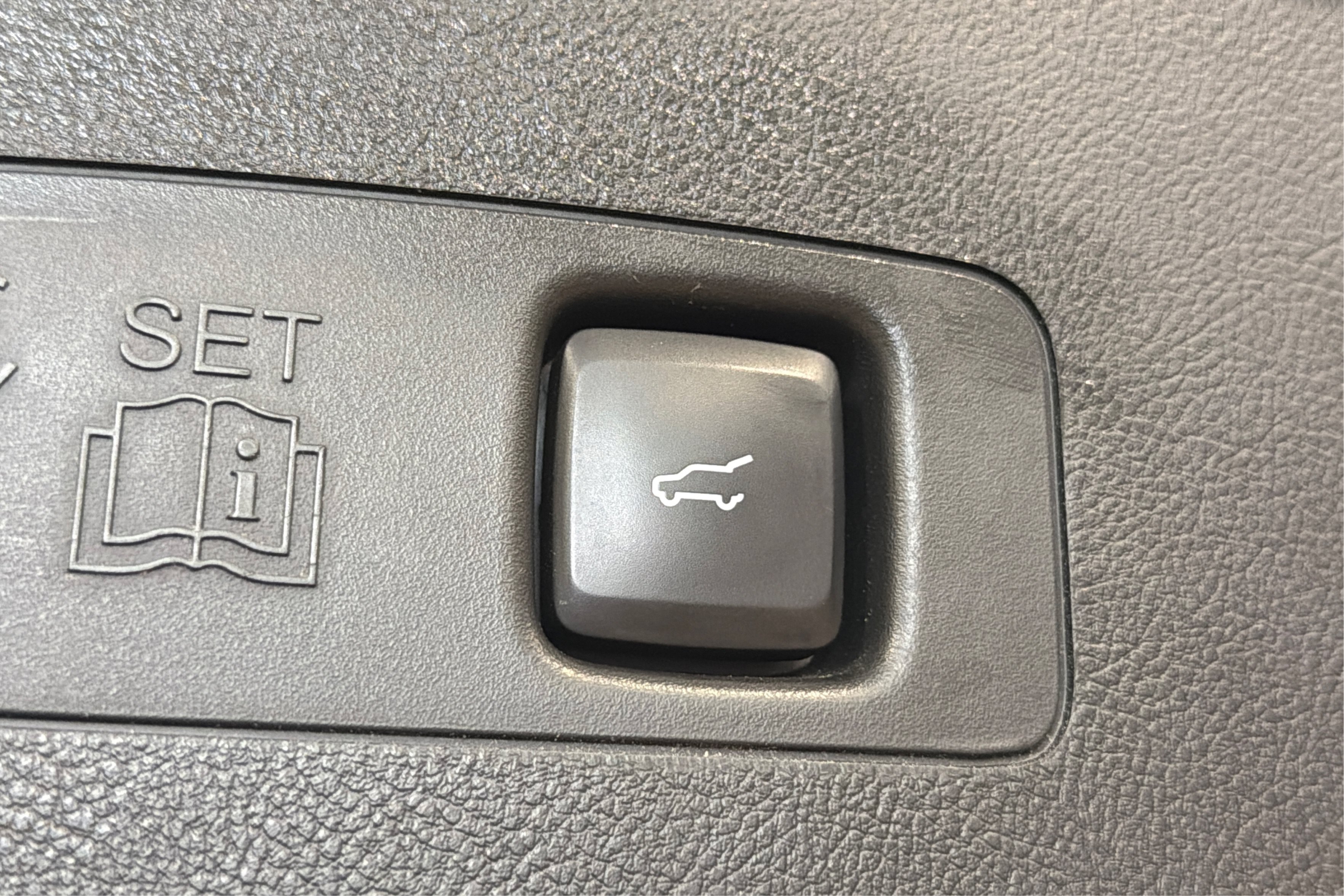 Used 2023 Lincoln Corsair Reserve w/ Equipment Group 201A AWD/4WD image 47