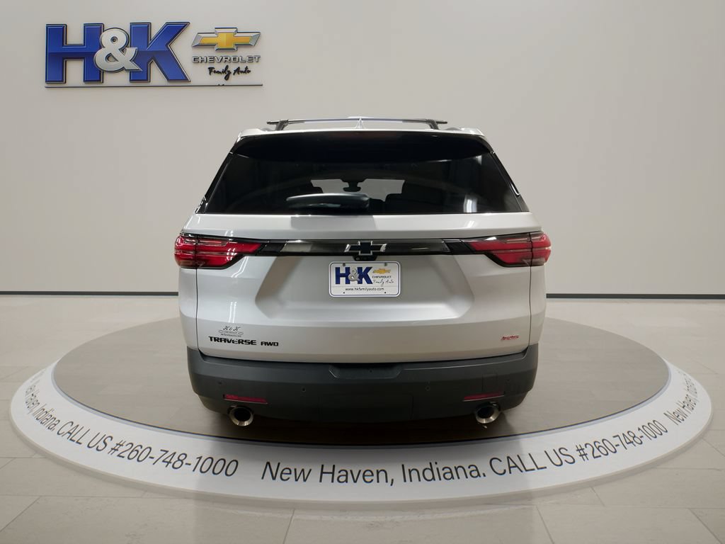 Used 2022 Chevrolet Traverse RS w/ LPO, "Hit The Road" Package AWD/4WD image 5